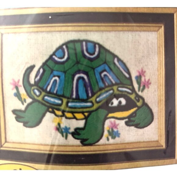 VINTAGE Valiant Mini-Quick Stitches Timid Turtle Needlepoint Kit 5x7 Hand Printe - Picture 2 of 4